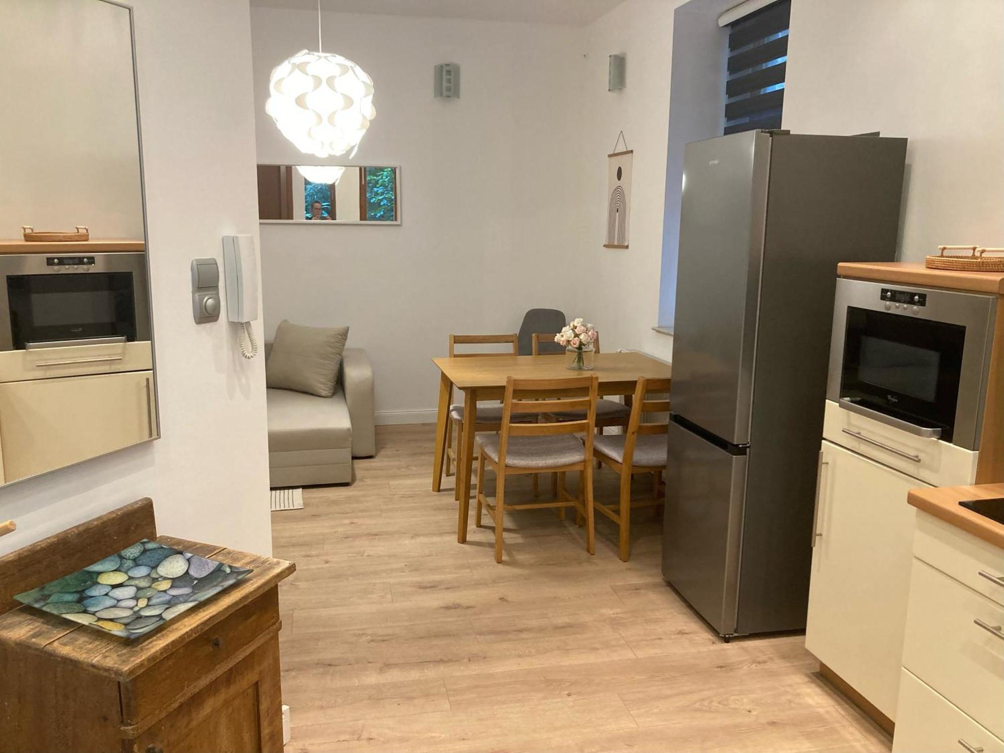 High Noon Apartment